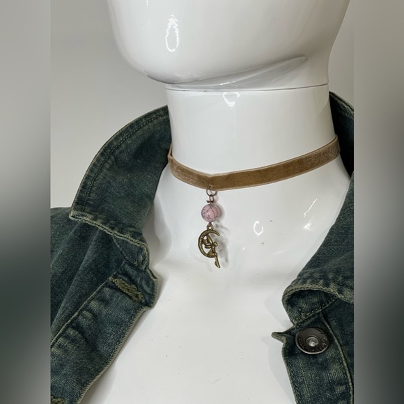 Choker necklace fairy moon pink stone marble necklace velvet tan copper cute - Picture 5 of 11